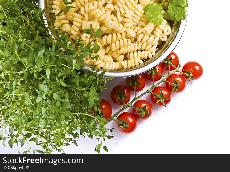 Fusilli pasta with thyme and tomatoes