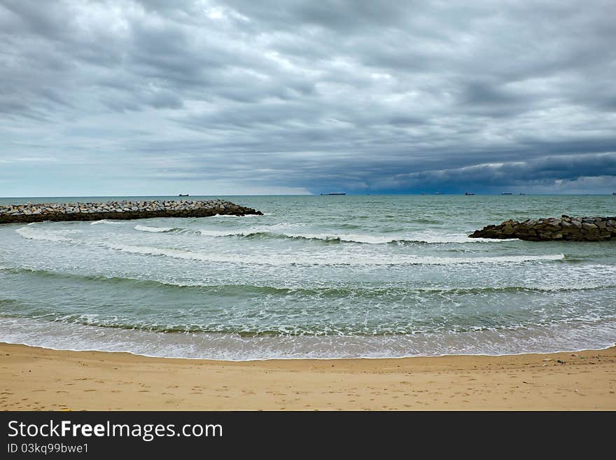 Overcast sky will rain and sea forces