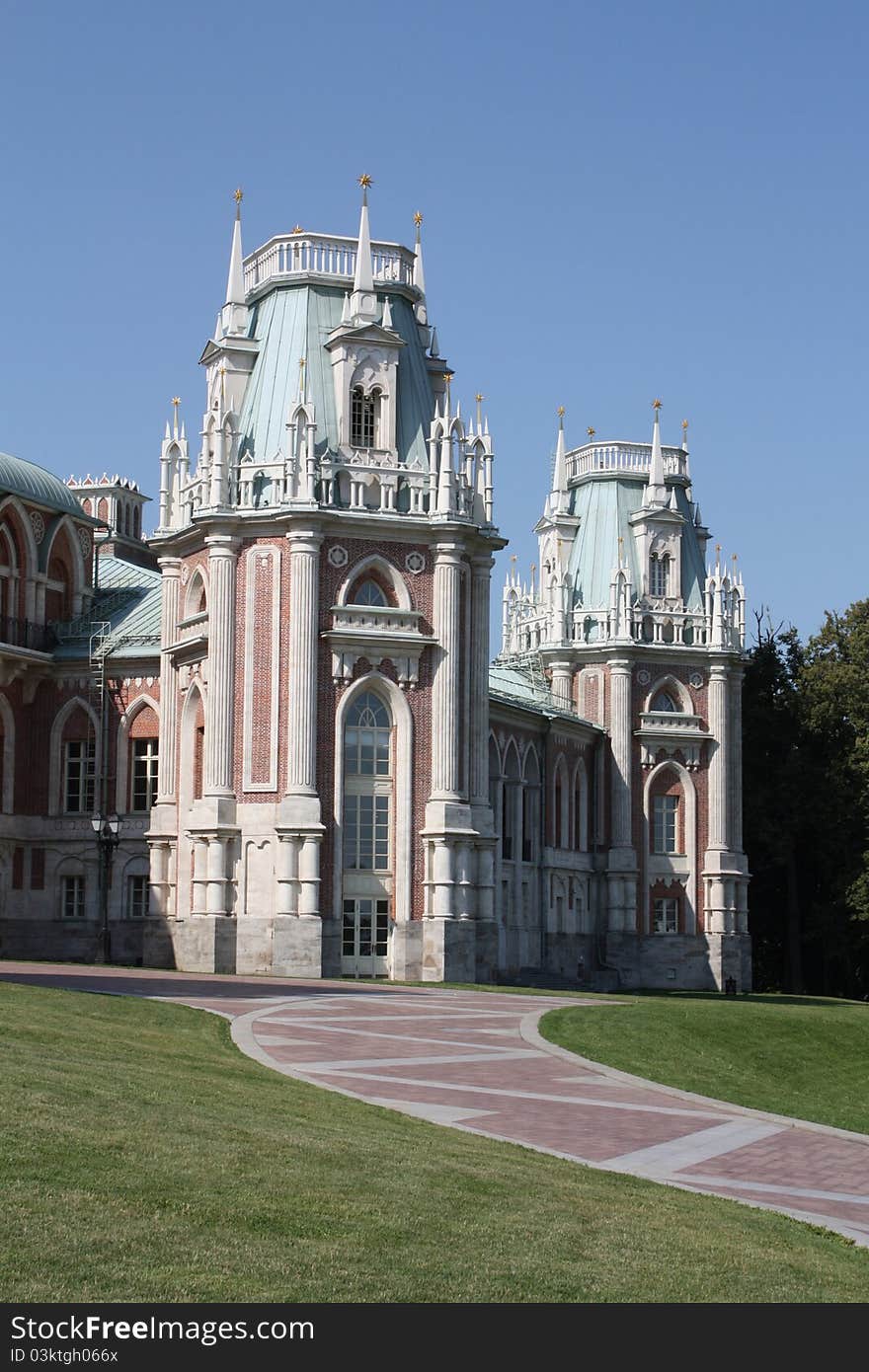 Tsaritsyno - palace and park ensemble in the south of Moscow, founded by order of Empress Catherine. Tsaritsyno - palace and park ensemble in the south of Moscow, founded by order of Empress Catherine