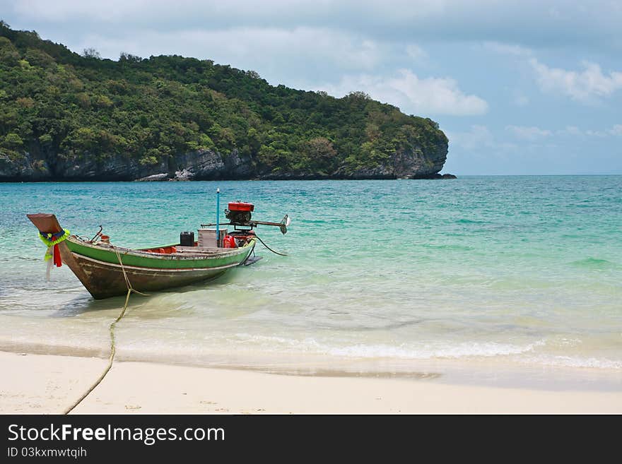 Long tail boat