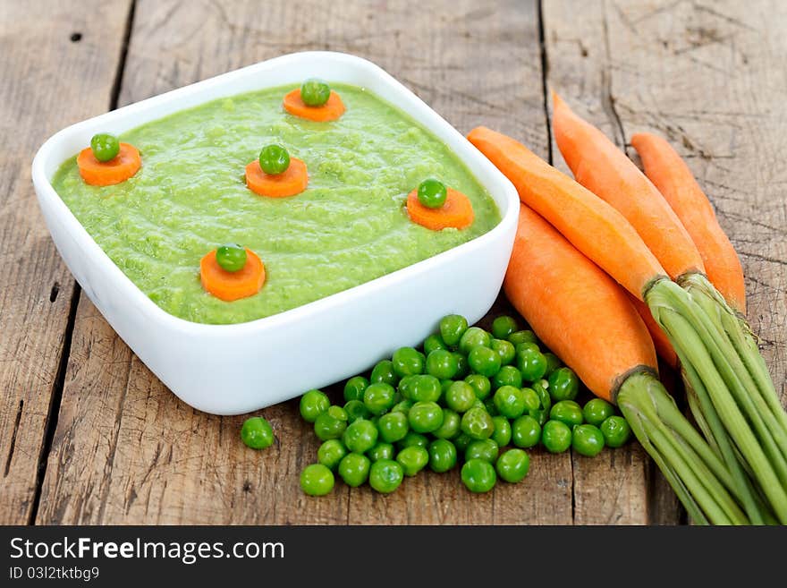 Green peas with carrots