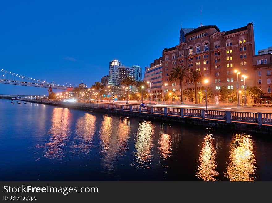 Embarcadero Center consists of four 30 to 45 storey buildings and the Vaillancourt Fountain. Embarcadero Center consists of four 30 to 45 storey buildings and the Vaillancourt Fountain.