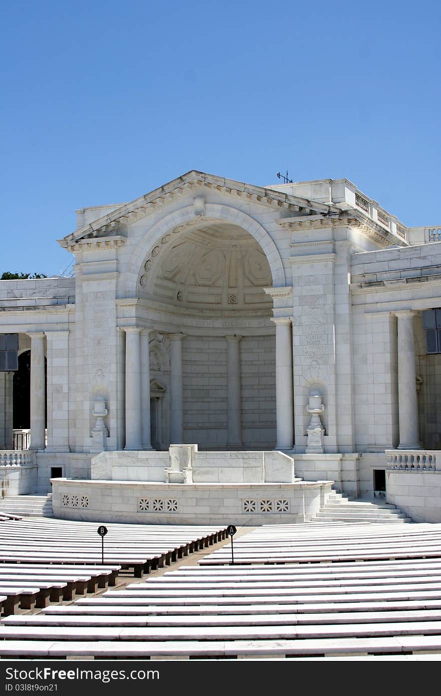 White columns and seats in the Arliington National Cemetery Amphitheater