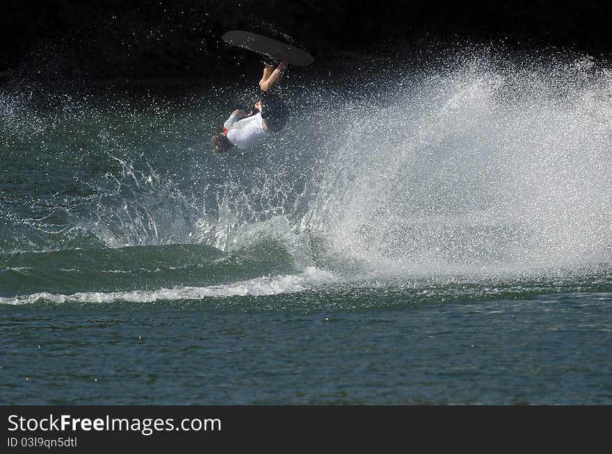 Complete jumping in waterskiing competition