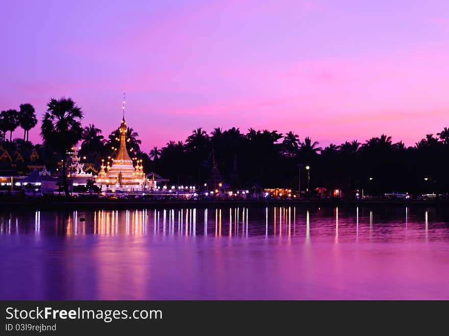 Wat thai at sunset in maehongson, Thailand