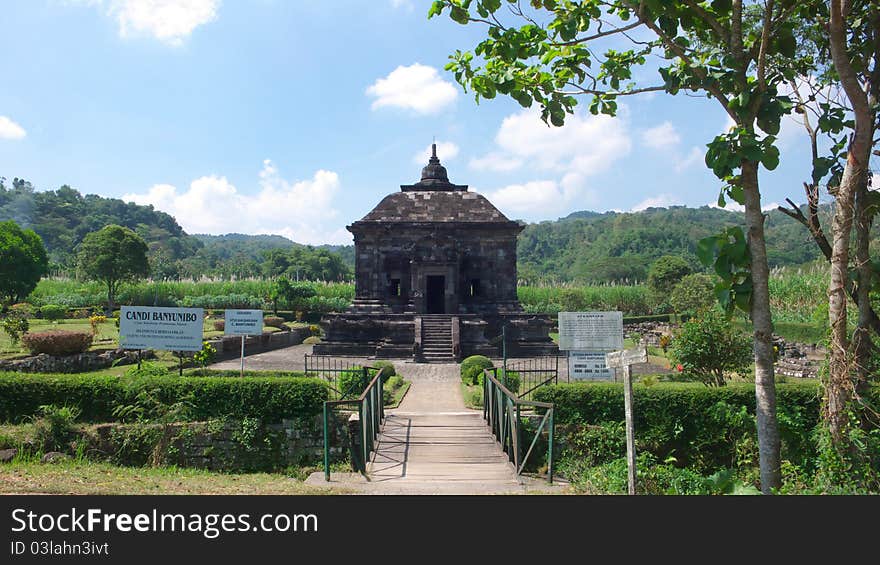 The javanese buddhist temple of candi banyunibo