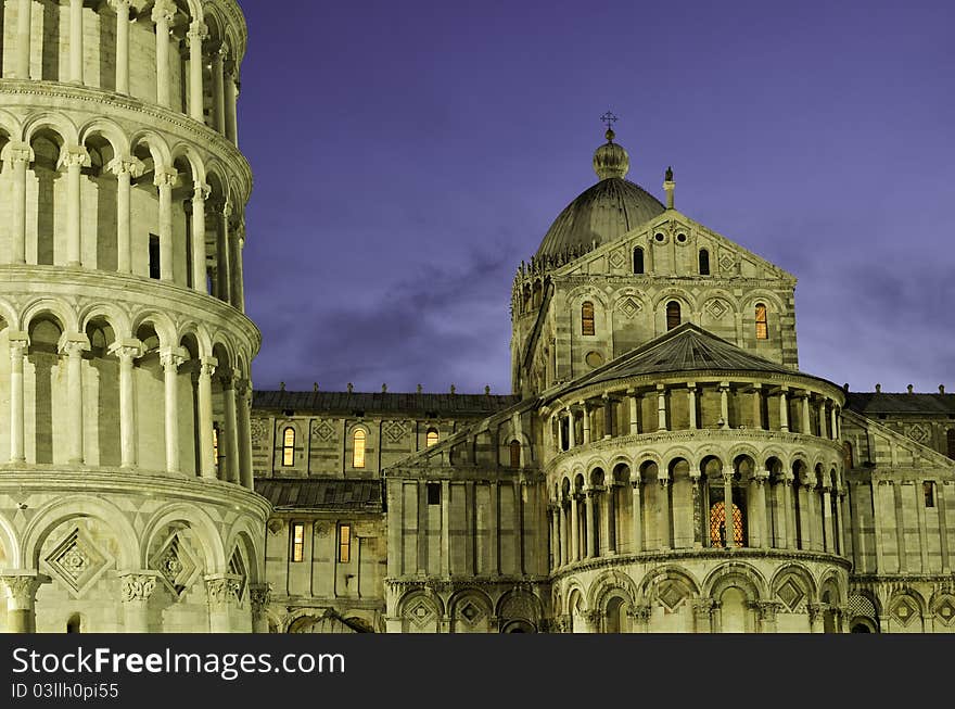 Duomo in Pisa by Nignt, Architectural Detail