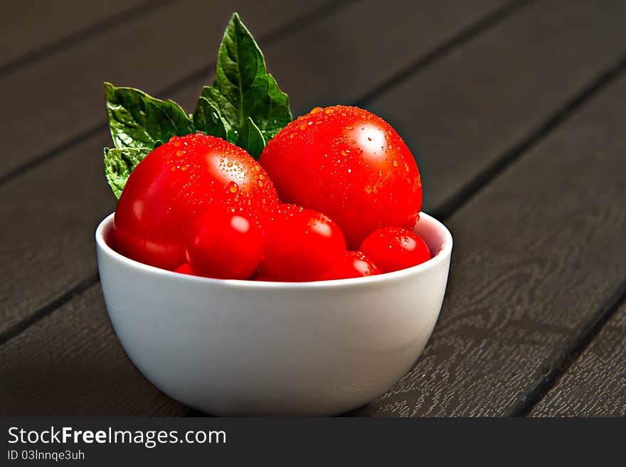 Bowl with tomatoes