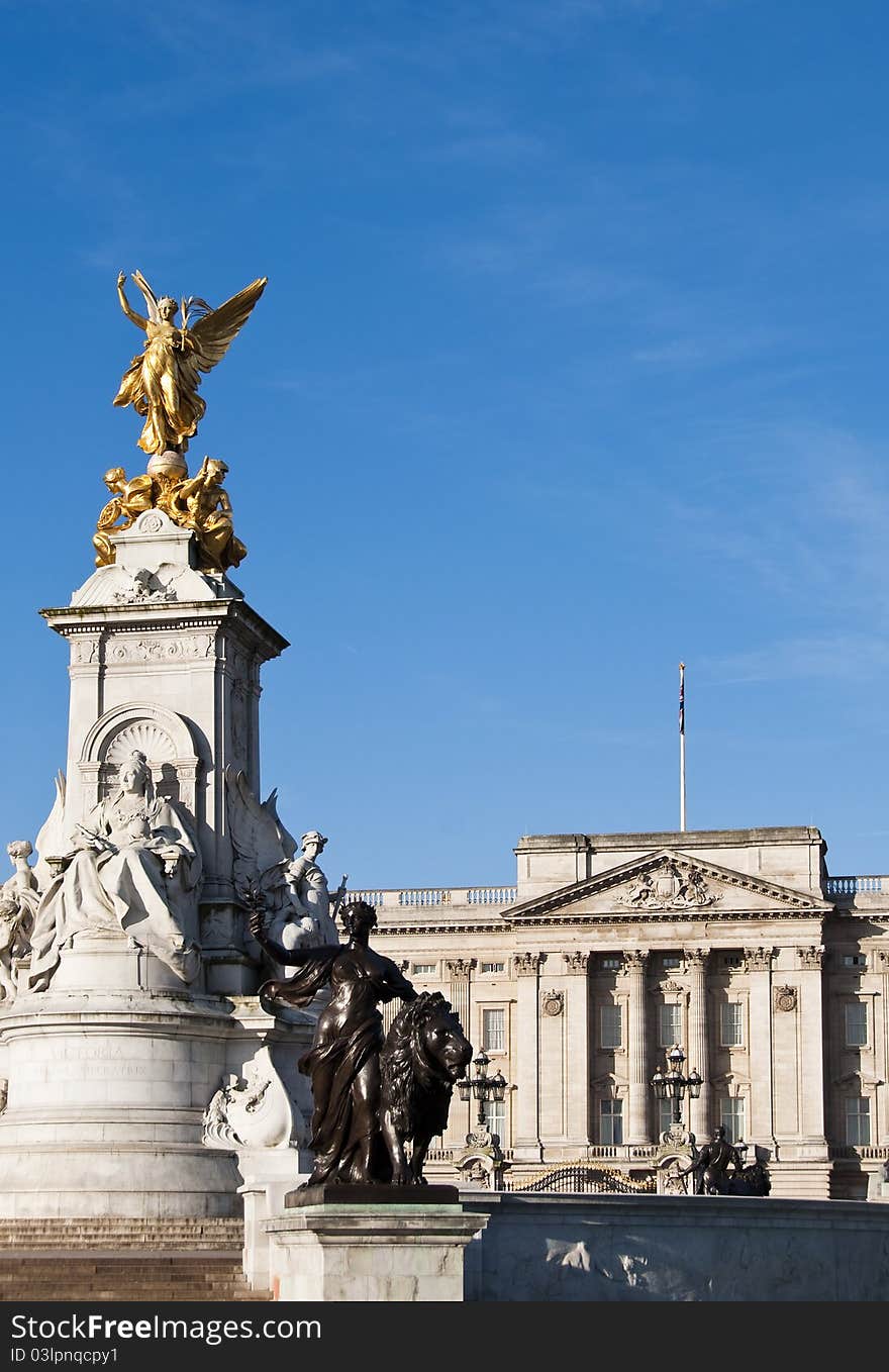 Buckingham Palace and the Victoria Memorial, London, England