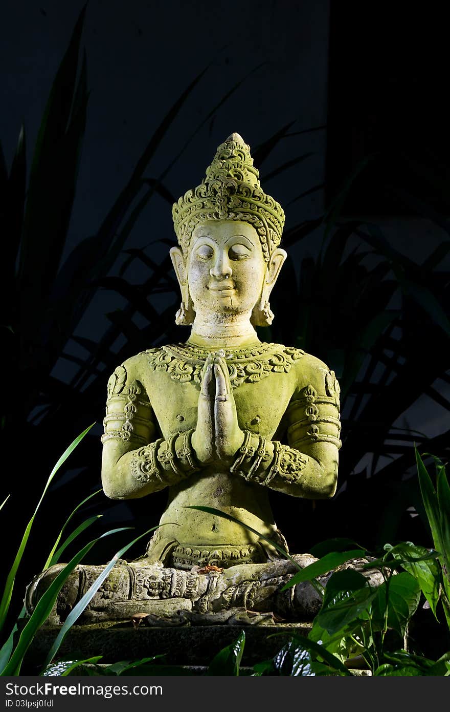 Sitting Buddha Statue