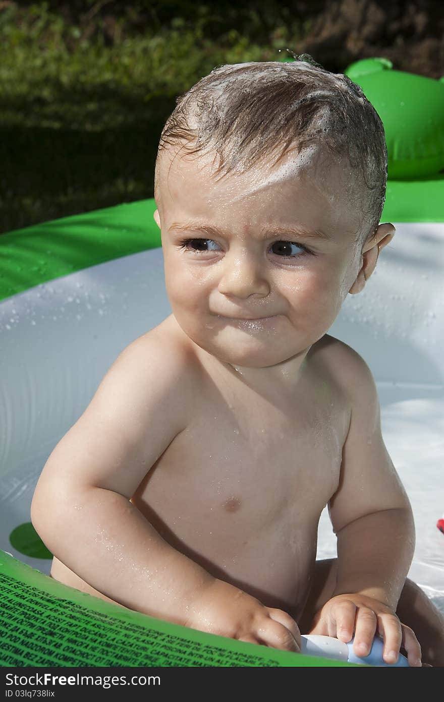 Child wash in the pool