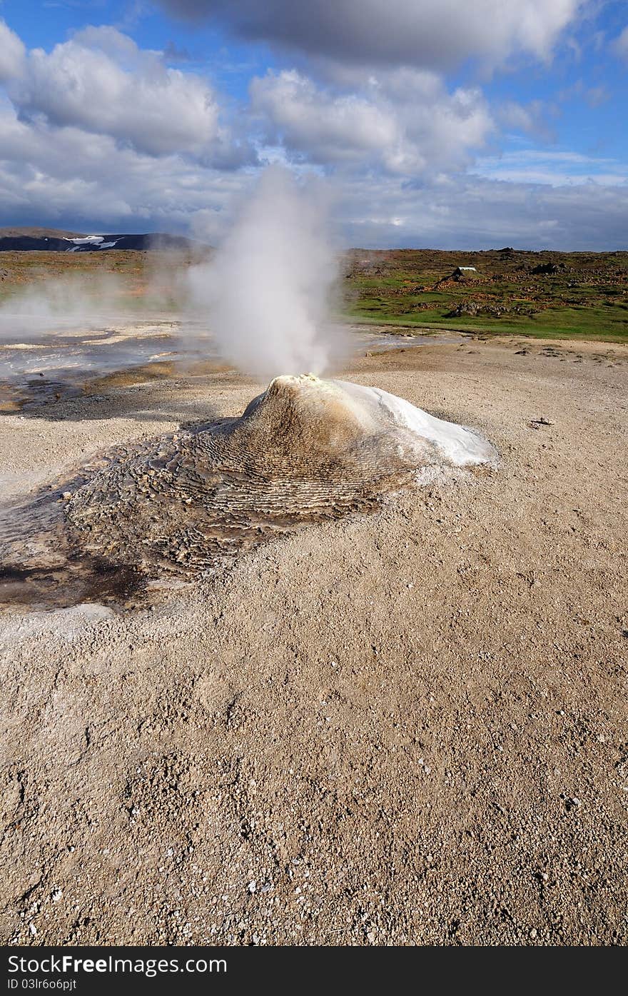 Hveravellir (The Hot Spring Fields) is a low temperature area at the northern edge of the lava field Kjalhraun. Hveravellir (The Hot Spring Fields) is a low temperature area at the northern edge of the lava field Kjalhraun