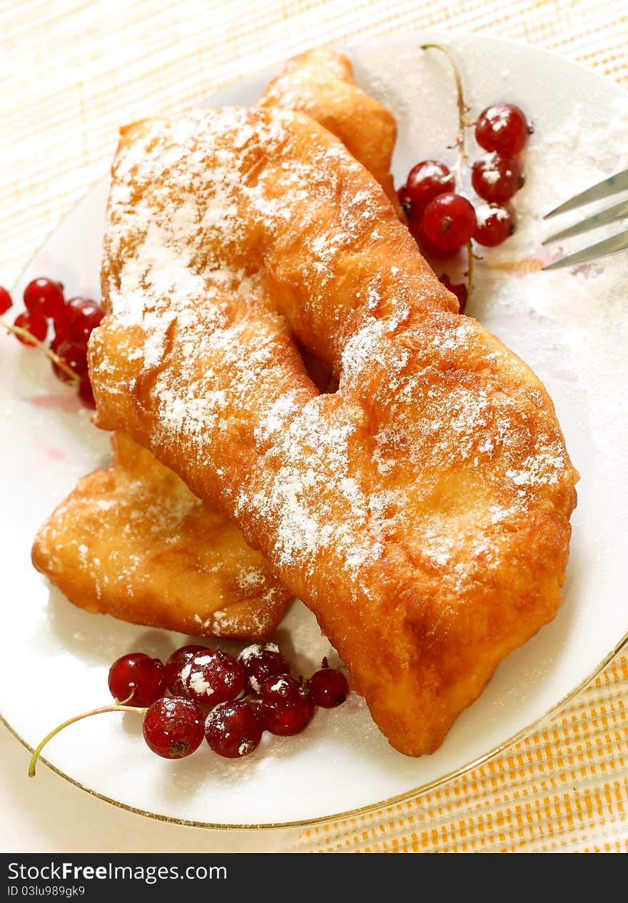 Homemade Pie With Powdered Sugar And Berrys