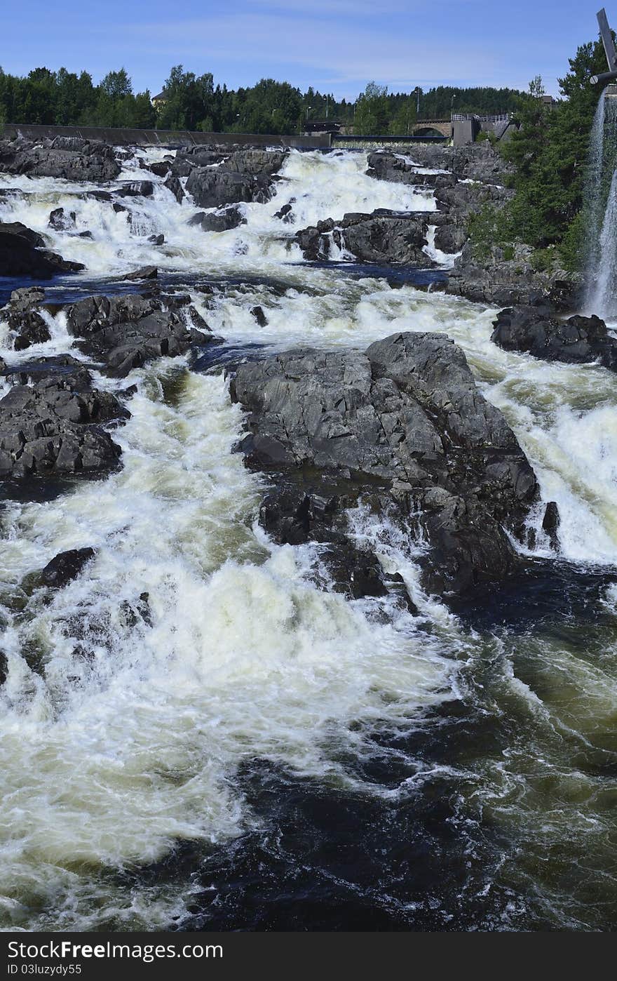 Hoenefoss Falls