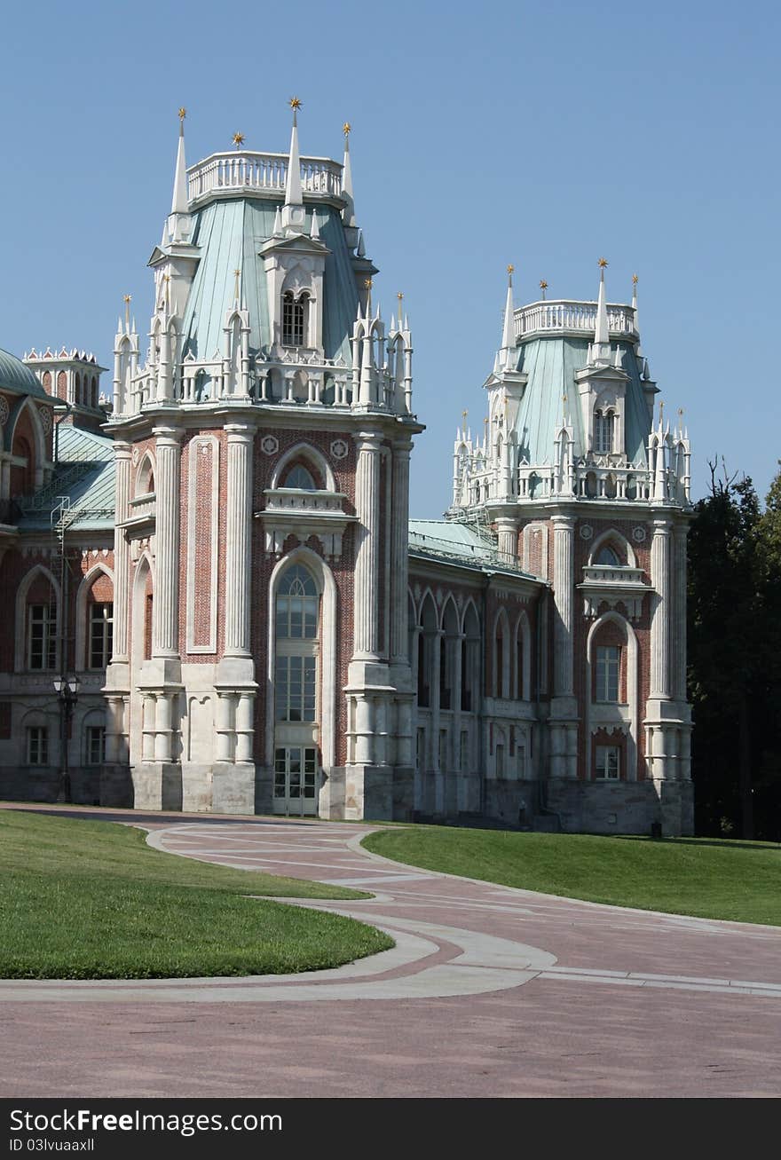 Tsaritsyno - palace and park ensemble in the south of Moscow, founded by order of Empress Catherine. Tsaritsyno - palace and park ensemble in the south of Moscow, founded by order of Empress Catherine