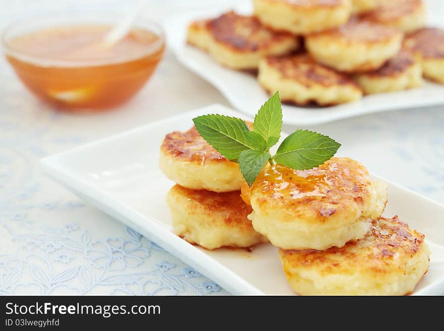 Pancakes with the cheese with the apricot jam