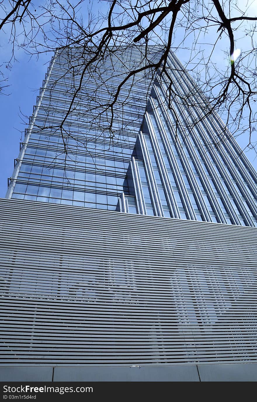 A building in the blue sky