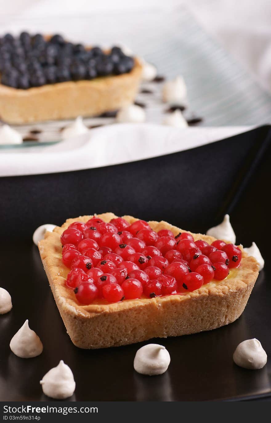 Heart-shaped tart with redcurrant