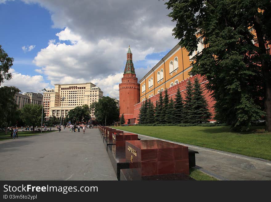 Moscow. Tomb of the Unknown Soldier. Eternal fire.