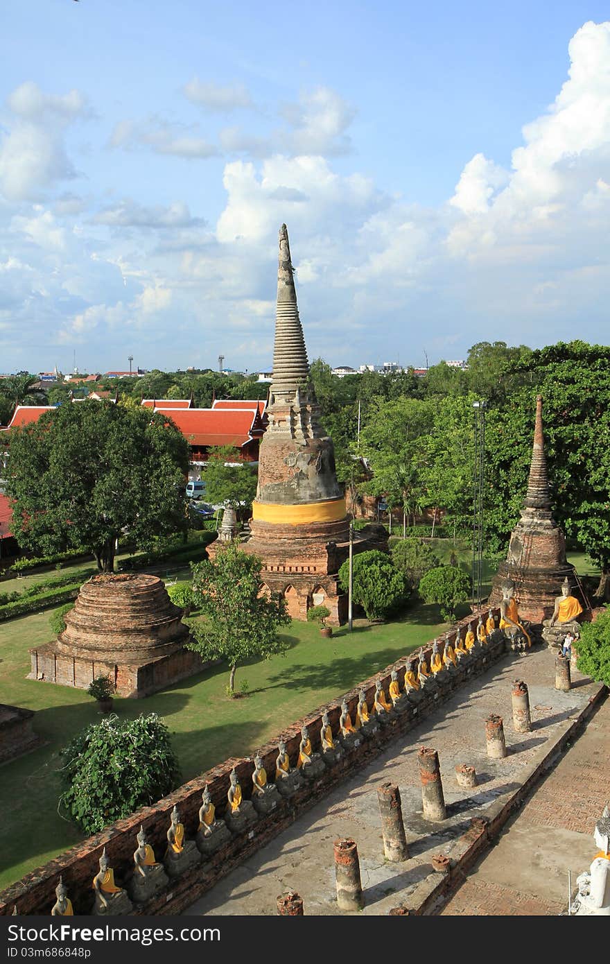 Ruined statue of buddha, Ayuthaya, Thailand.