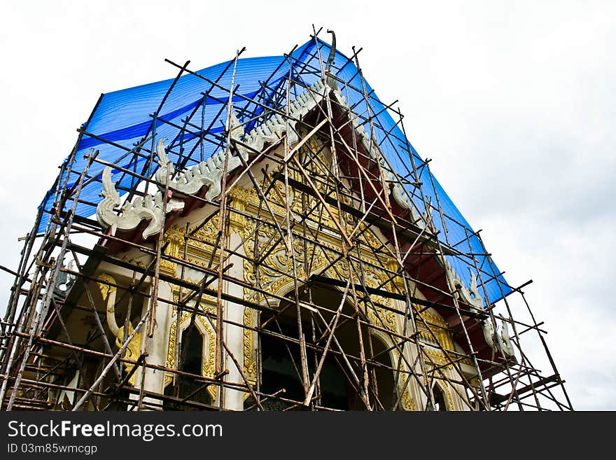 Repair the thai golden tample. Repair the thai golden tample