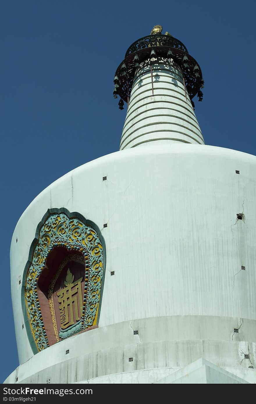 The white tower of Beihai Park