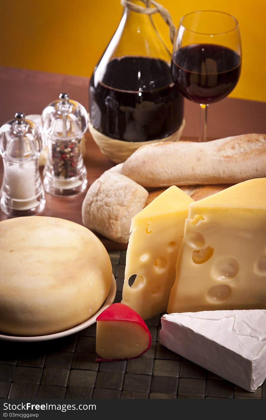 Cheese and other ingredients composition. Cheese and other ingredients composition