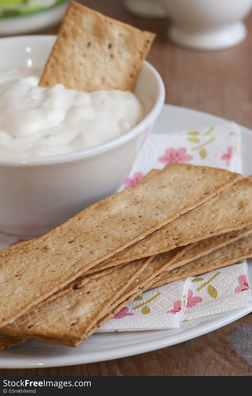 Sweet chilli flatbread with sour cream in a bowl