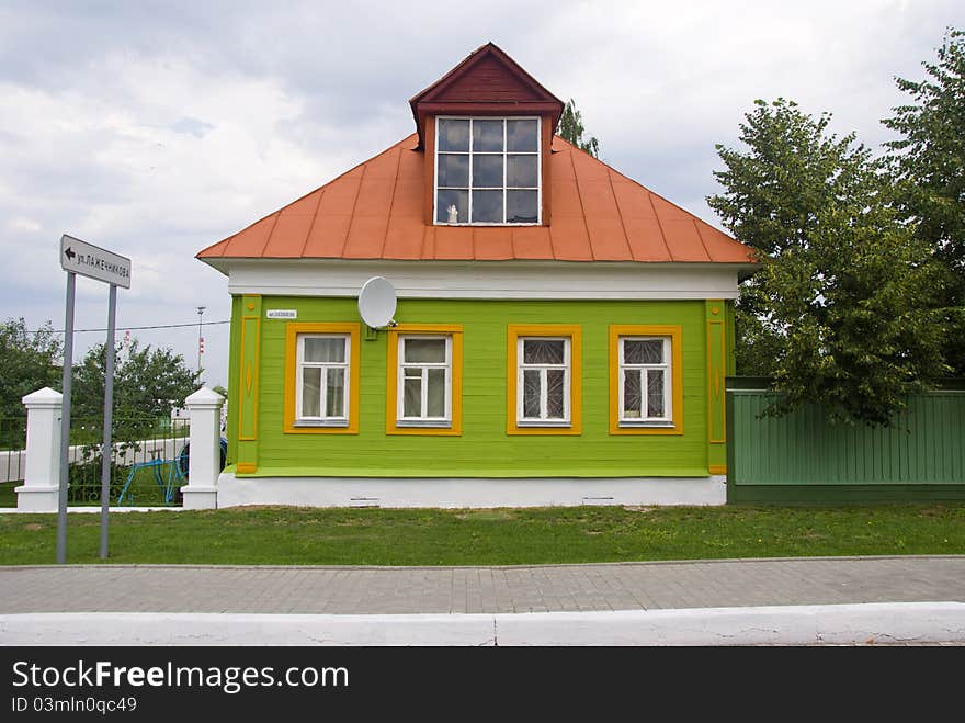 Restored wooden house and fence in the town of Kolomna. Restored wooden house and fence in the town of Kolomna.