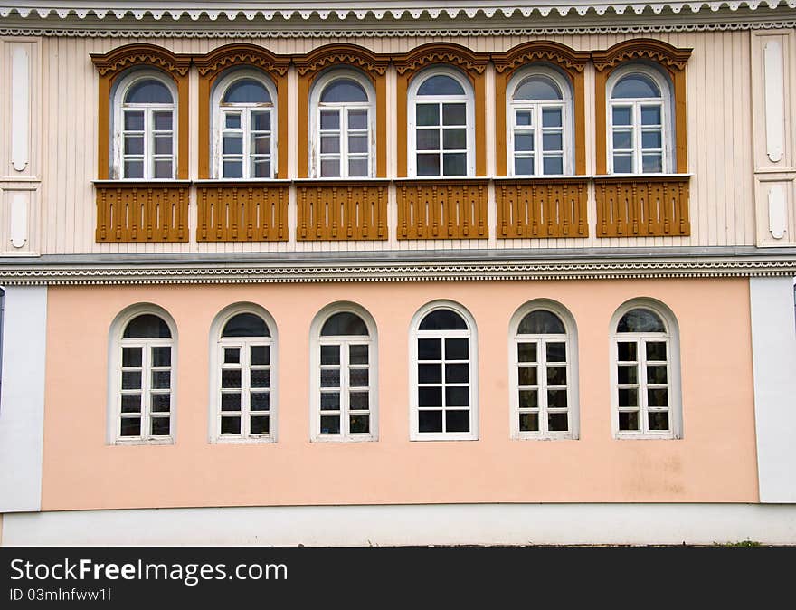 Restored wooden house and fence in the town of Kolomna. Restored wooden house and fence in the town of Kolomna.