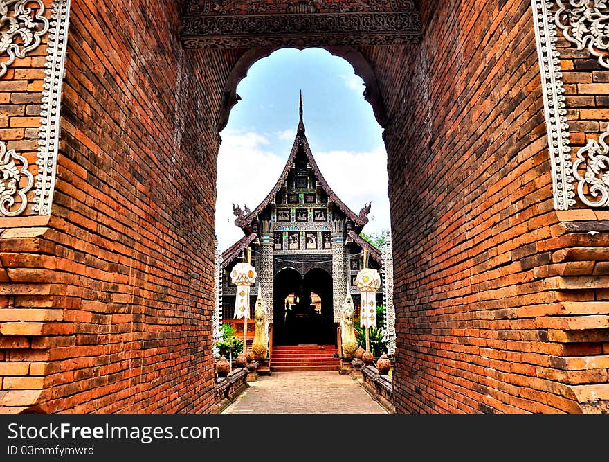 Entrance to temple One of the oldest temple in Chiang Mai Wat Lok Molee Chiangmai Thailand. Entrance to temple One of the oldest temple in Chiang Mai Wat Lok Molee Chiangmai Thailand