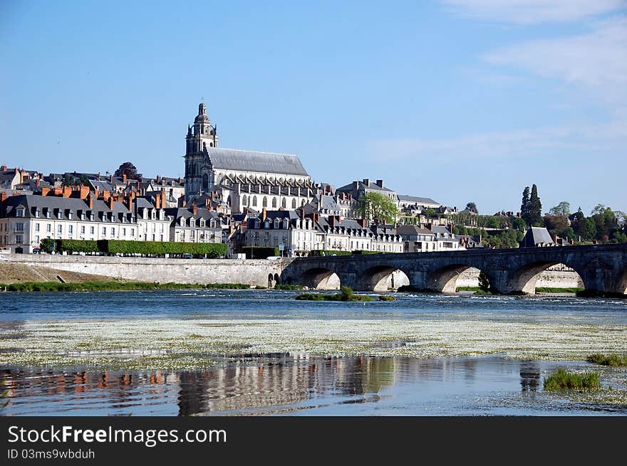 Quay of Blois with its stone bridge