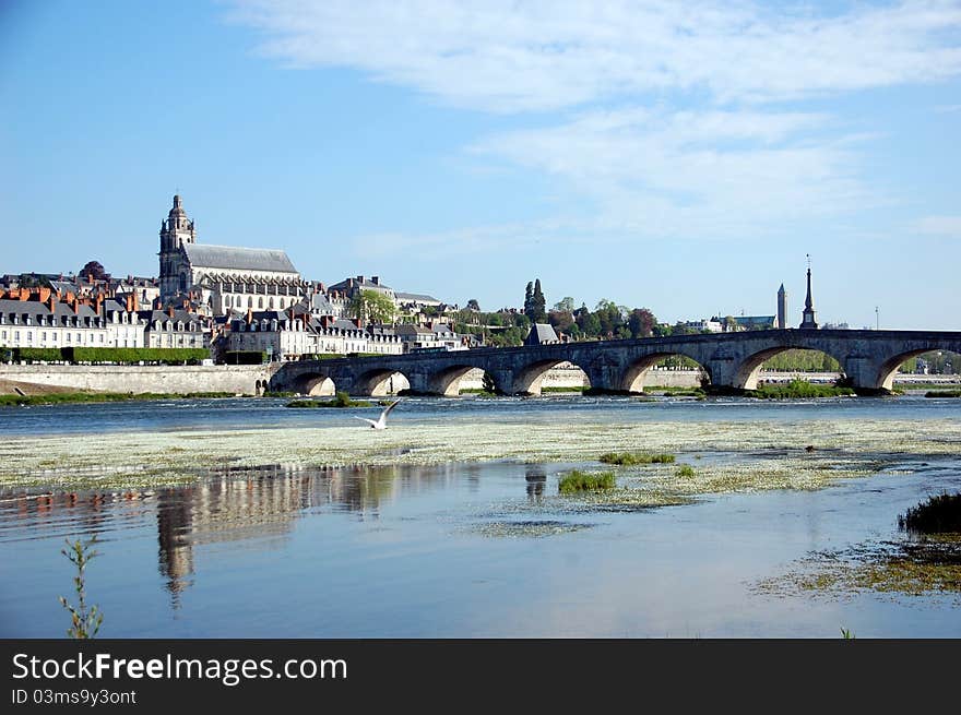 Quay of Blois with its stone bridge