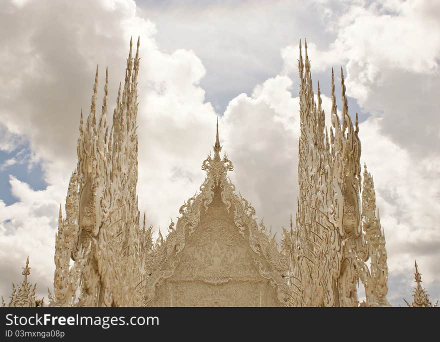 Wat Rhong Khun with Thai Stucco