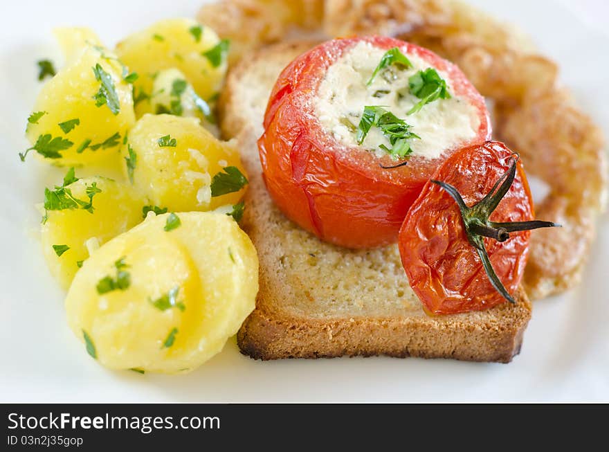 Toast with fresh vegetables