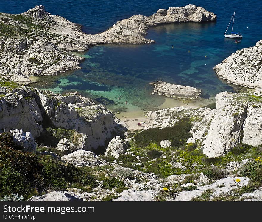 Open berth in the island of Pomègues (Frioul archipelago) out of Marseilles. Open berth in the island of Pomègues (Frioul archipelago) out of Marseilles