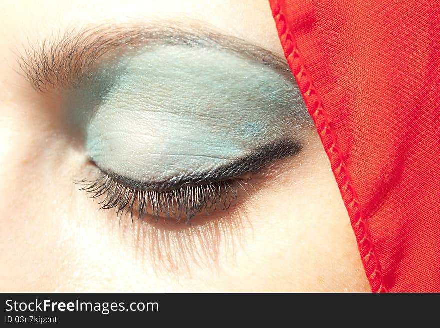 Blue eye make up