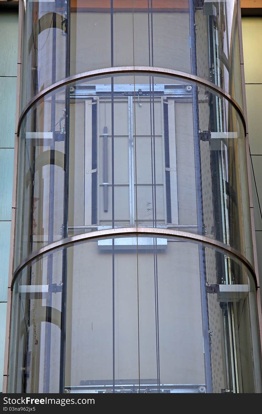 Outdoors Glass Elevator