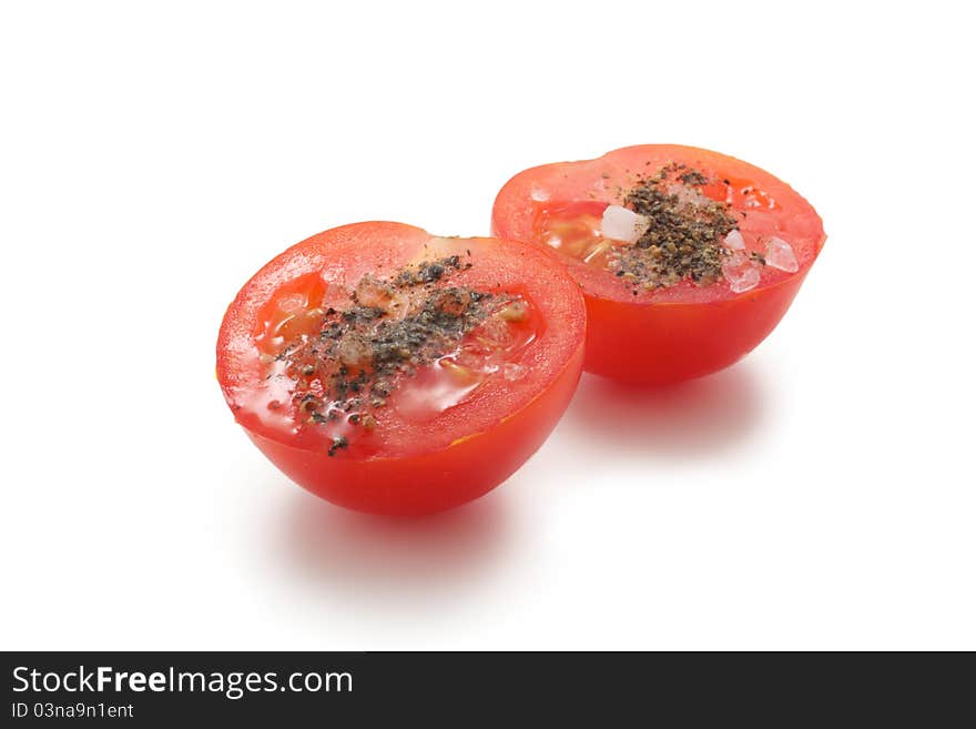 Tomatoes with salt and pepper