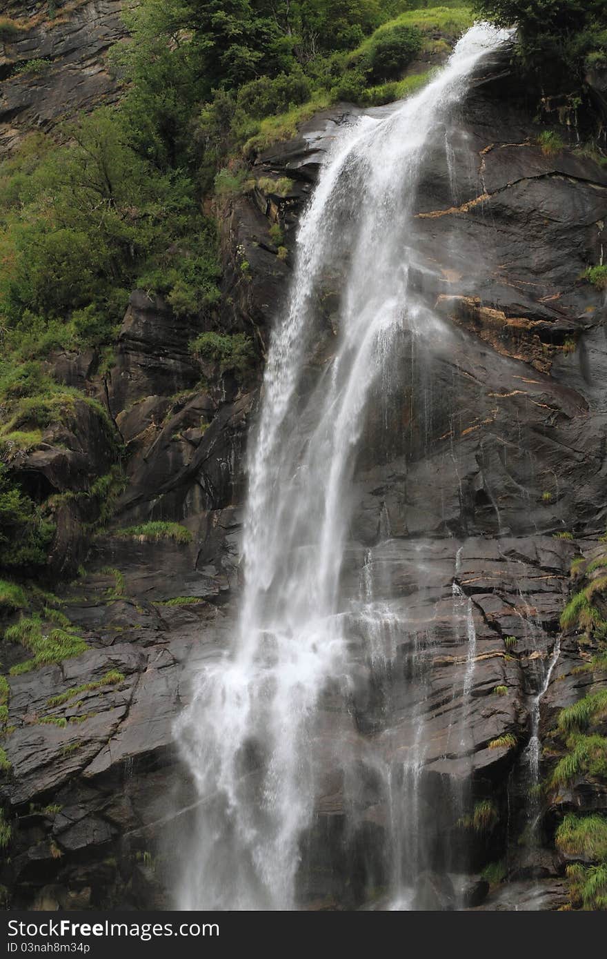 Waterfalls in tha Alps (Italy-Acqua Fraggia)