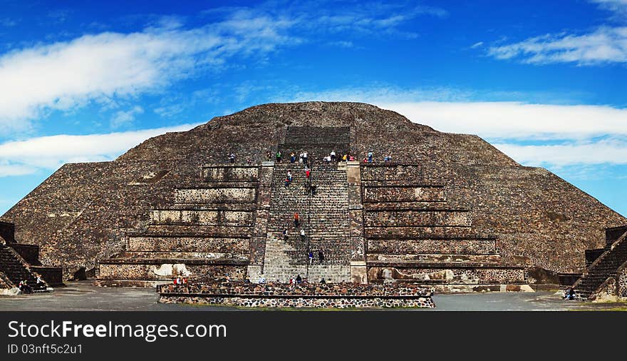 People climbimg the Teotihuacan Pyramid of the Moon, in the Basin of Mexico. People climbimg the Teotihuacan Pyramid of the Moon, in the Basin of Mexico.