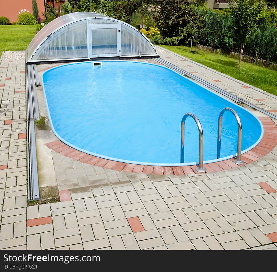 The pool with the garden