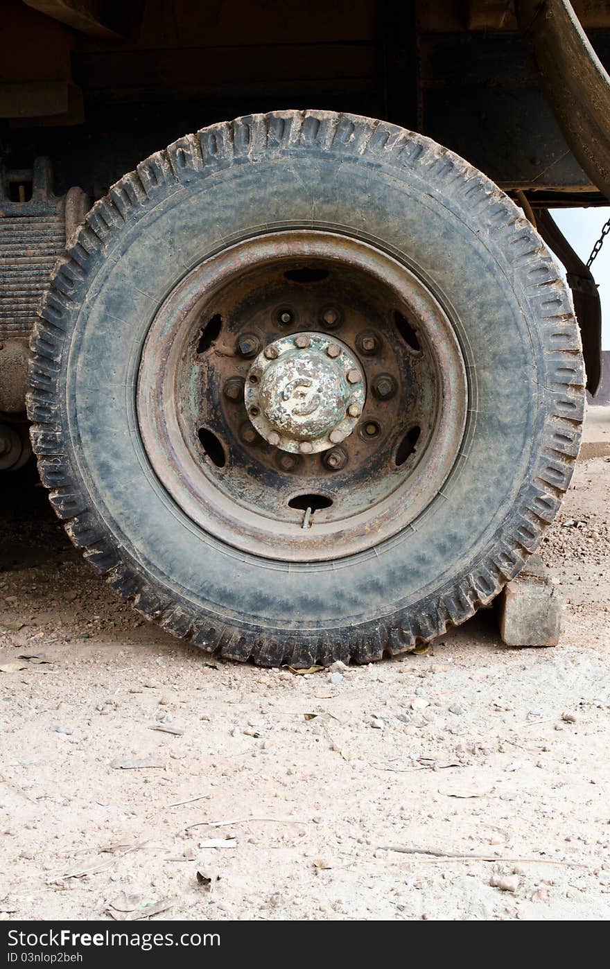 Old Wheel truck 10 wheel