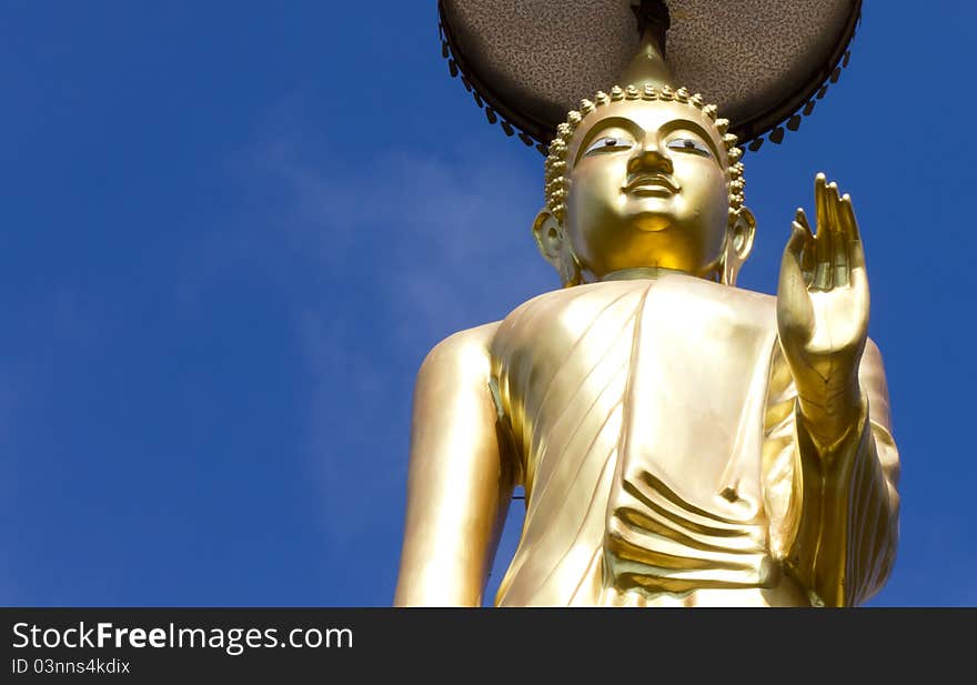 Buddha in Wat Laem Yang.