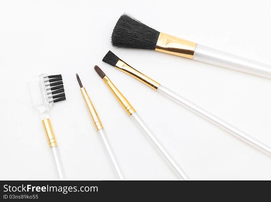 Cosmetic brushes