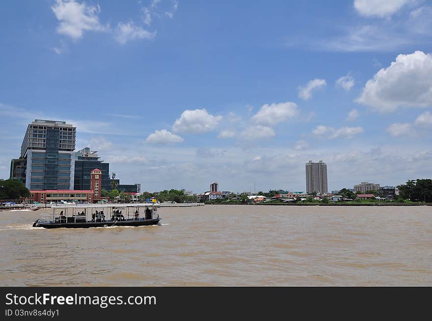 Building riverside Chao Phya