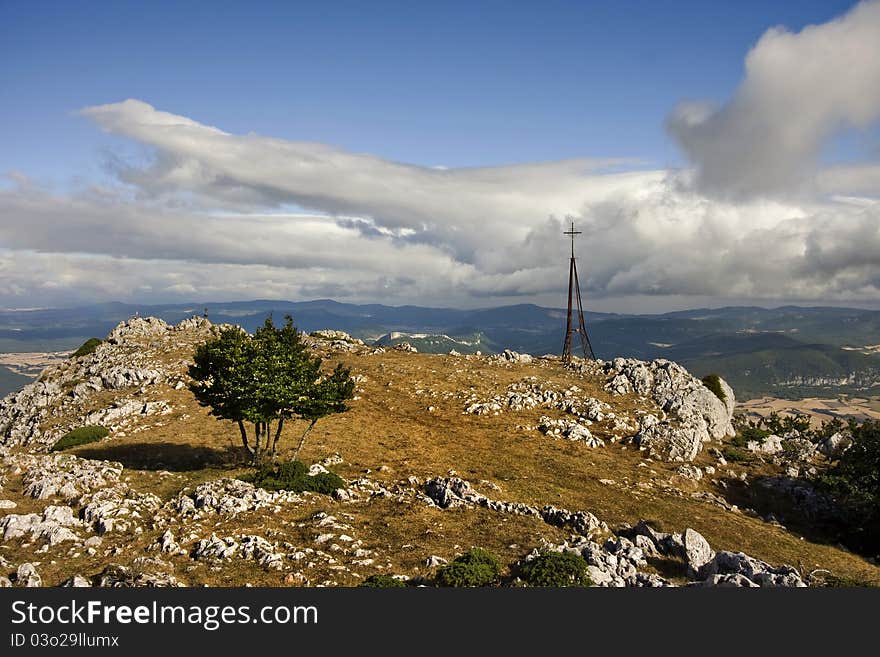 Top of mountain jin a nice day