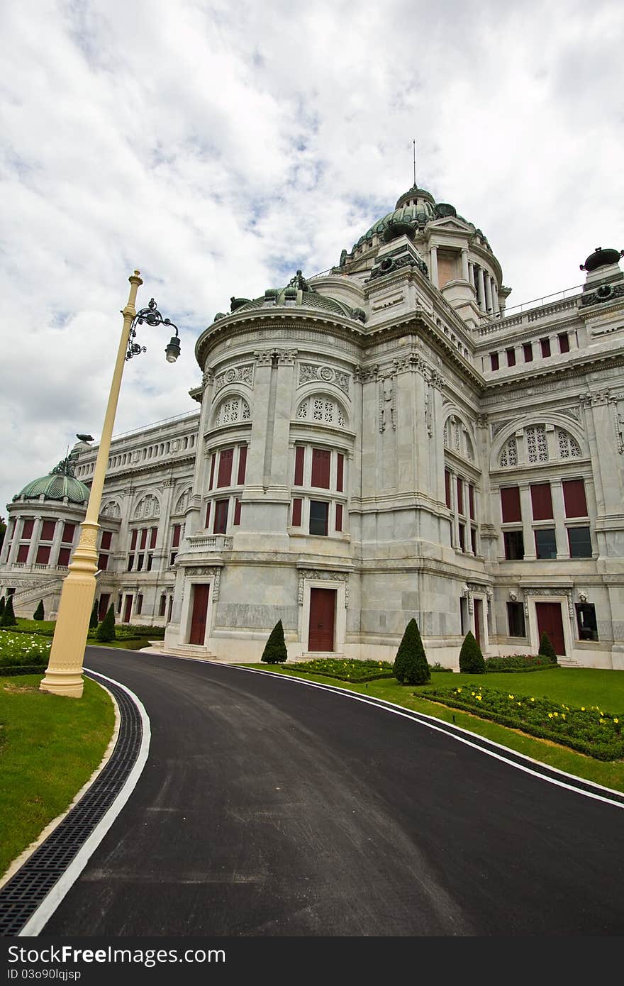 Anantasamakom throne hall