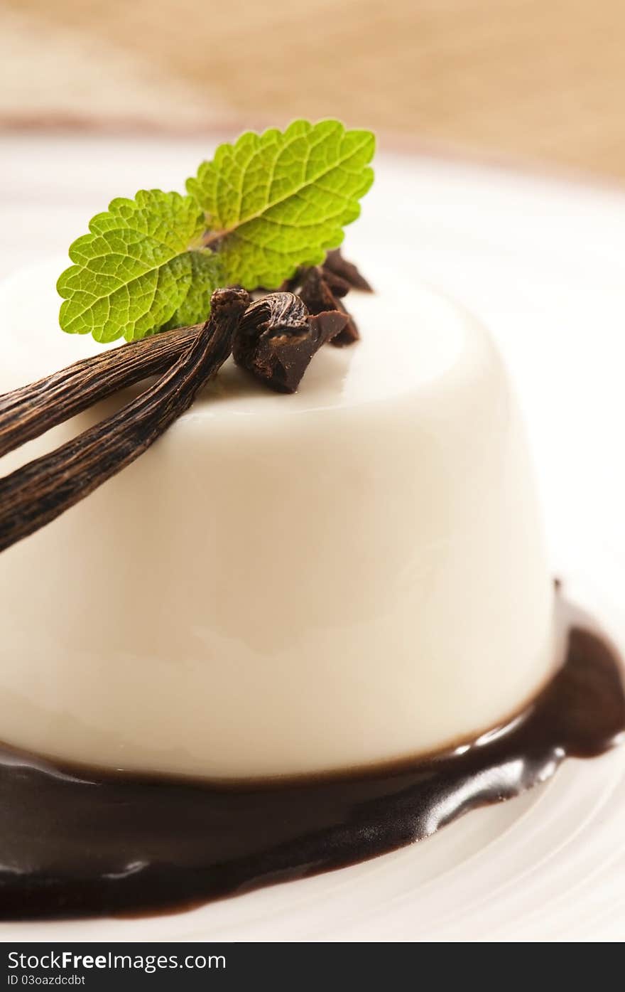 Panna Cotta with chocolate and vanilla beans