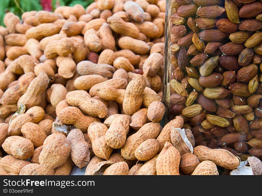 Peanuts in Glass jars for sale,Thailand market